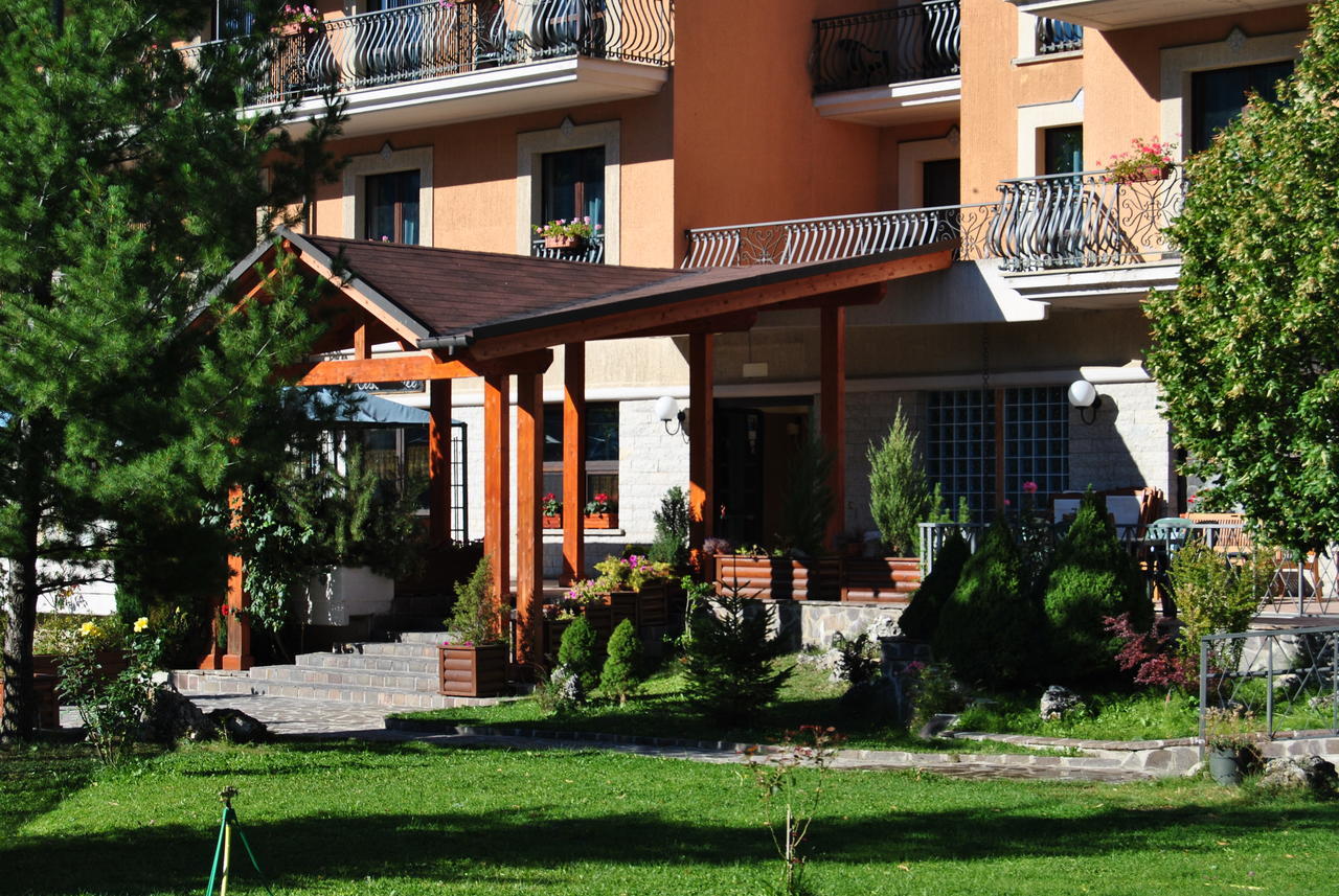 Alba Sporting Hotel Rocca di Mezzo Exterior foto